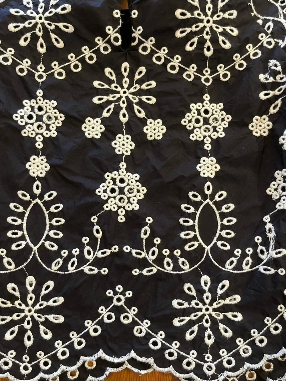 Zara Trafaluc eyelet Black and white Blouse